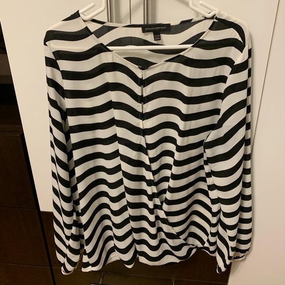 Banana Republic Blouse - Picture 6 of 9